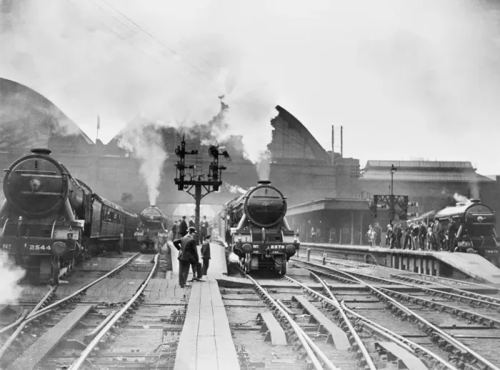 Framed Print : Gresley Pacific locomotives at Kings Cross station, London, circa 1926 Framed Print : Gresley Pacific locomotives at Kings Cross station, London, circa 1926