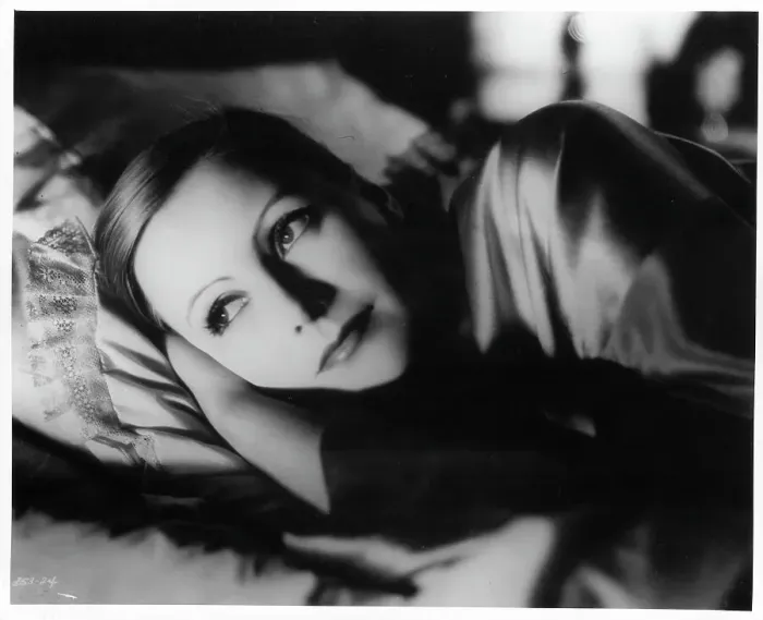 Framed Print : Greta Garbo Framed Print : Greta Garbo
