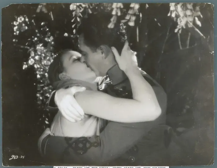 Framed Print : Greta Garbo and John Gilbert Framed Print : Greta Garbo and John Gilbert