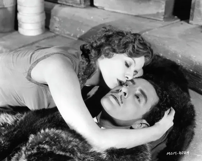 Framed Print : Greta Garbo And John Gilbert In Flesh And The Devil Framed Print : Greta Garbo And John Gilbert In Flesh And The Devil