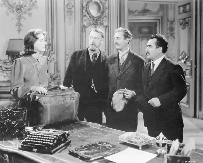 Framed Print : Greta Garbo in Ninotchka Framed Print : Greta Garbo in Ninotchka