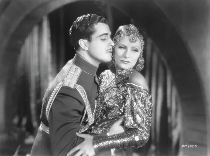 Framed Print : Greta Garbo and Ramon Novarro in Mata Hari Framed Print : Greta Garbo and Ramon Novarro in Mata Hari
