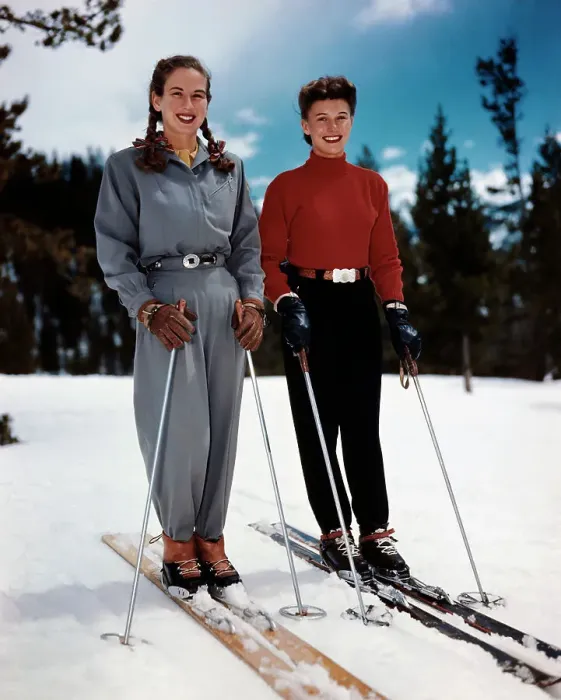 Framed Print : Gretchen Fraser and Suzy Harris Ready to Ski in Snow