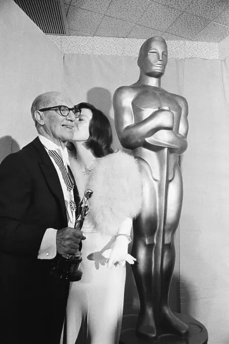 Framed Print : Groucho Marx And Erin Fleming At Oscars Framed Print : Groucho Marx And Erin Fleming At Oscars