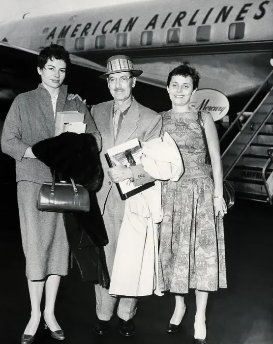 : Groucho Marx, Wife, Daughter, At Airport : Groucho Marx, Wife, Daughter, At Airport