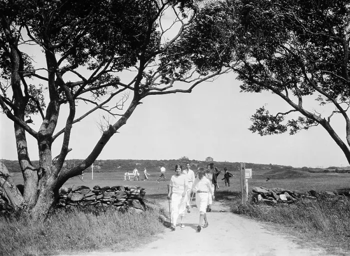 Framed Print : Group Crossing Road At 9Th Green Framed Print : Group Crossing Road At 9Th Green