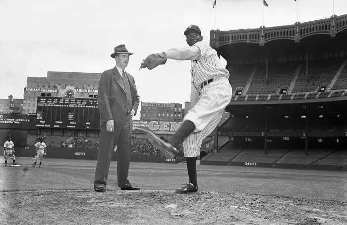 Framed Print : Grover Alexander Watches Satchel Paige Framed Print : Grover Alexander Watches Satchel Paige