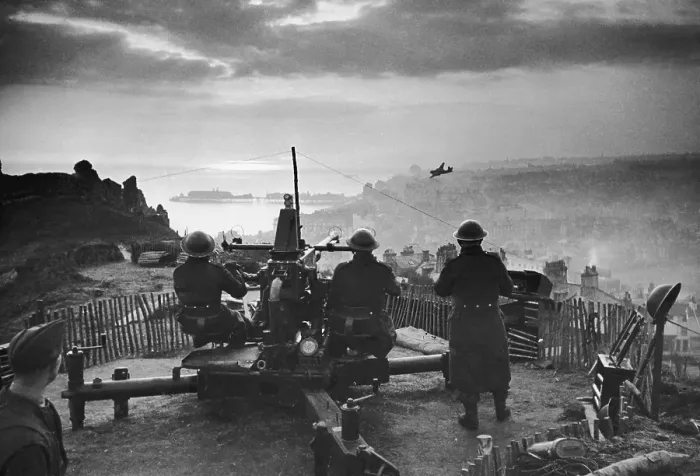Framed Print : Gunners In Action