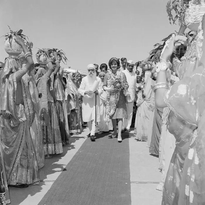Framed Print : Gurmukh Mihalsingh Escorting Jacqueline Kennedy Framed Print : Gurmukh Mihalsingh Escorting Jacqueline Kennedy