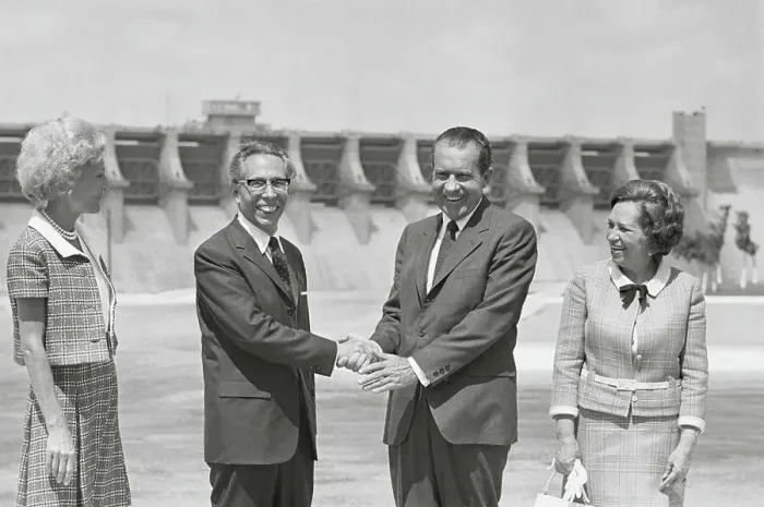 Framed Print : Gustavo Diaz Ordaz and Richard Nixon Shaking Hands