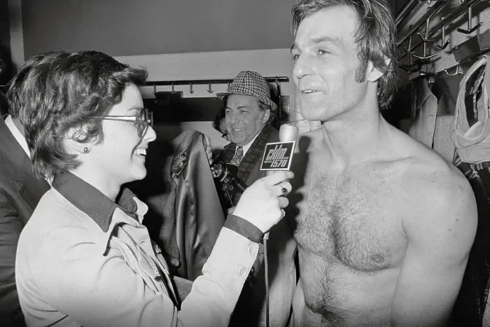 Framed Print : Guy Lafleur Speaking with Marcelle St. Cyr Framed Print : Guy Lafleur Speaking with Marcelle St. Cyr