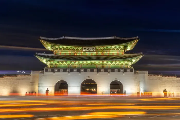 Framed Print : Gwanghwamun gate at Geyongbokgung Palace in Seoul at night, South Korea Framed Print : Gwanghwamun gate at Geyongbokgung Palace in Seoul at night, South Korea
