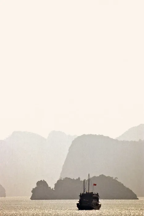 Framed Print : Ha Long Bay, tourist boat Framed Print : Ha Long Bay, tourist boat