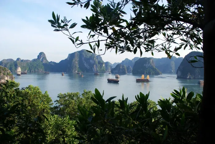 Framed Print : Ha Long Bay, Vietnam Framed Print : Ha Long Bay, Vietnam