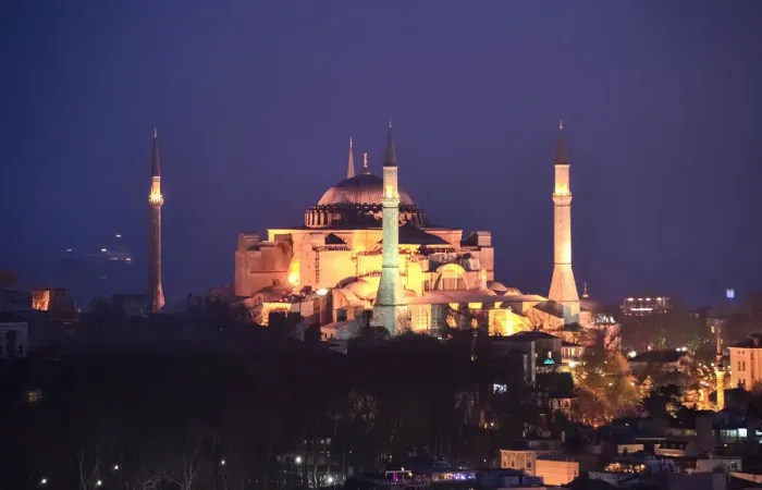 Framed Print : Hagia Sophia illuminated at night, Istanbul Framed Print : Hagia Sophia illuminated at night, Istanbul