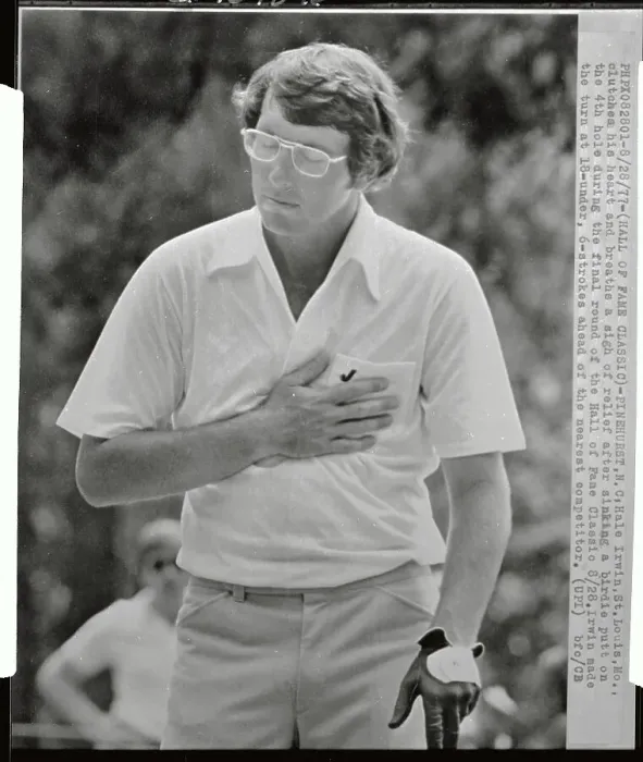 Framed Print : Hale Irwin Clutching Heart After Putt Framed Print : Hale Irwin Clutching Heart After Putt