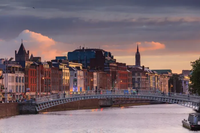 Framed Print : Half Penny Bridge, Dublin Framed Print : Half Penny Bridge, Dublin