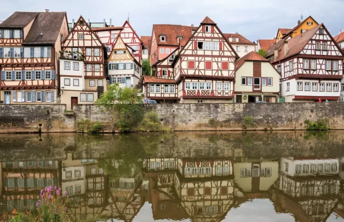 Framed Print : Half-timbered houses reflected, SchwAÔé¼bisch Hall Framed Print : Half-timbered houses reflected, SchwAÔé¼bisch Hall