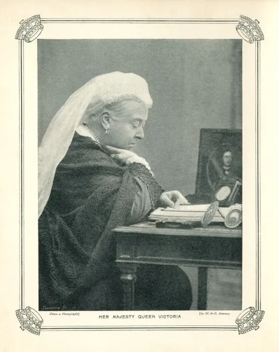 Framed Print : Halftone portrait of Queen Victoria Framed Print : Halftone portrait of Queen Victoria