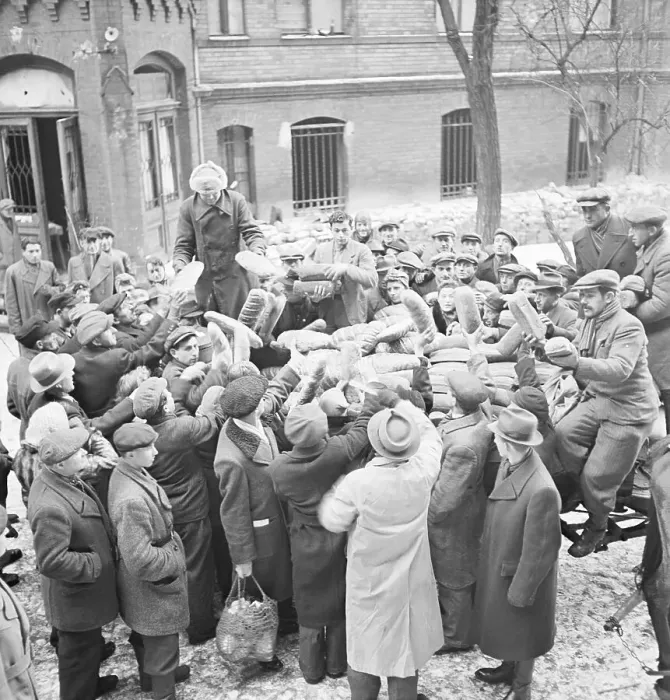 Framed Print : Handing Out Loaves of Bread to Jewish Refugees Framed Print : Handing Out Loaves of Bread to Jewish Refugees