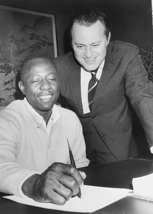Framed Print : Hank Aaron