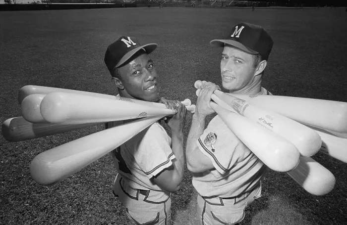 Framed Print : Hank Aaron and Eddie Mathews Carrying Bats on Their shoulders Framed Print : Hank Aaron and Eddie Mathews Carrying Bats on Their shoulders