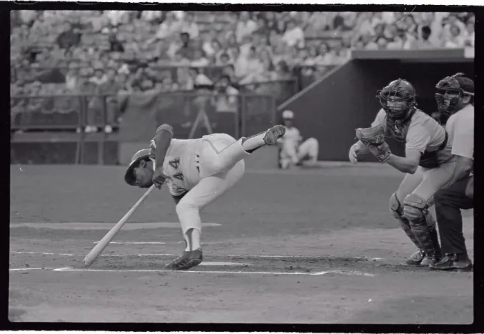 Framed Print : Hank Aaron Escaping a Strong Pitch Framed Print : Hank Aaron Escaping a Strong Pitch