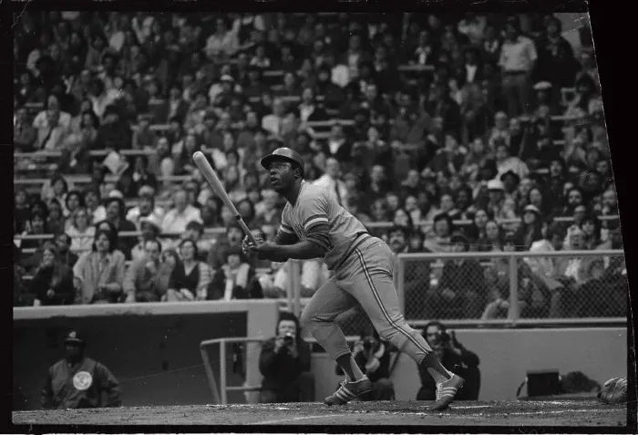 Framed Print : Hank Aaron Getting Ready to Run for Bases