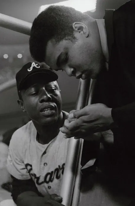 Framed Print : Hank Aaron Watching Muhammed Ali Sign Autograph Framed Print : Hank Aaron Watching Muhammed Ali Sign Autograph