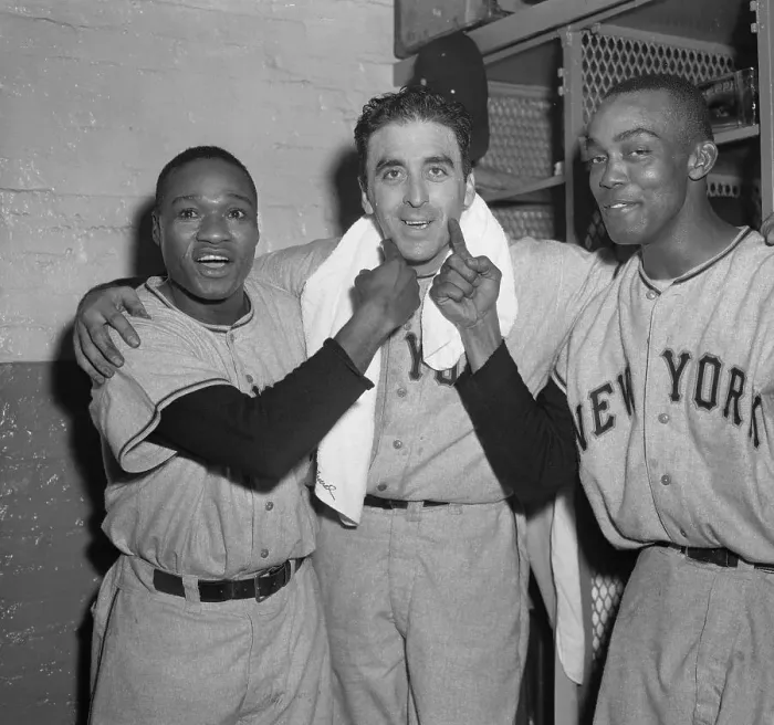 Framed Print : Hank Thompson And Monte Irvin Rubbing Sal Maglie'S Chin Framed Print : Hank Thompson And Monte Irvin Rubbing Sal Maglie'S Chin