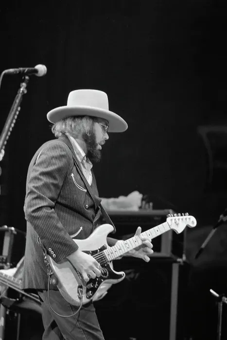 Framed Print : Hank Williams Jr. In Concert Framed Print : Hank Williams Jr. In Concert