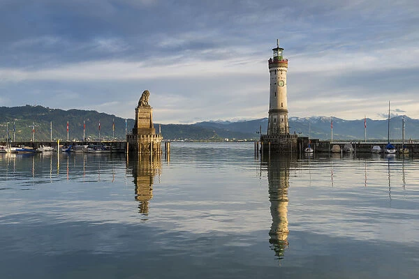 Harbour of Lindau with the Bavarian lion and a lighthouse, Lake Constance, Lake Constance, Lindau - Bodensee, Swabia, Bavaria, Germany