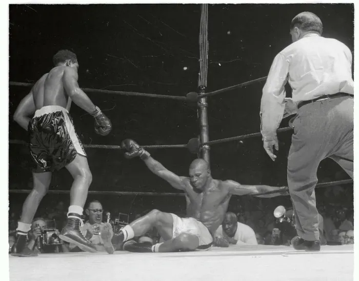 Framed Print : Harold Johnson Grasping the Ropes During Match Framed Print : Harold Johnson Grasping the Ropes During Match