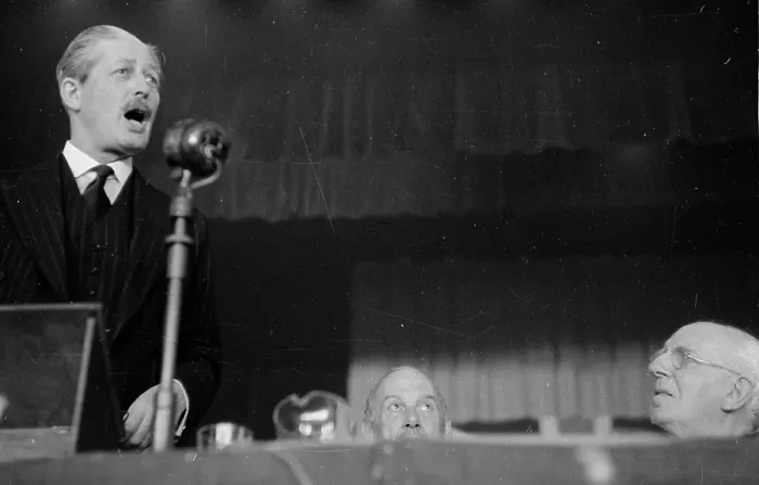 Framed Print : Harold Macmillan Framed Print : Harold Macmillan