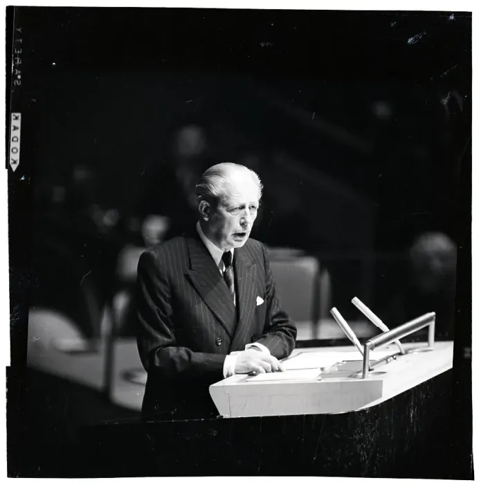 Framed Print : Harold MacMillan Addresses UN General Assembly Framed Print : Harold MacMillan Addresses UN General Assembly