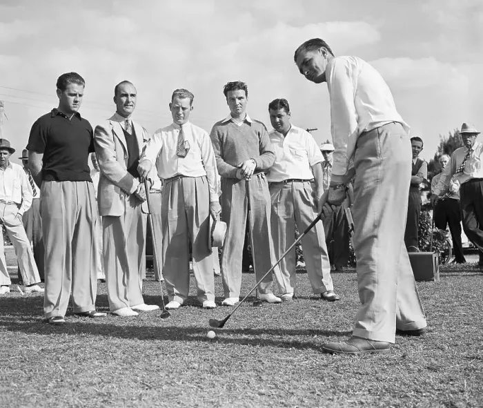 Framed Print : Harold McSpaden Demonstrating for Golfers