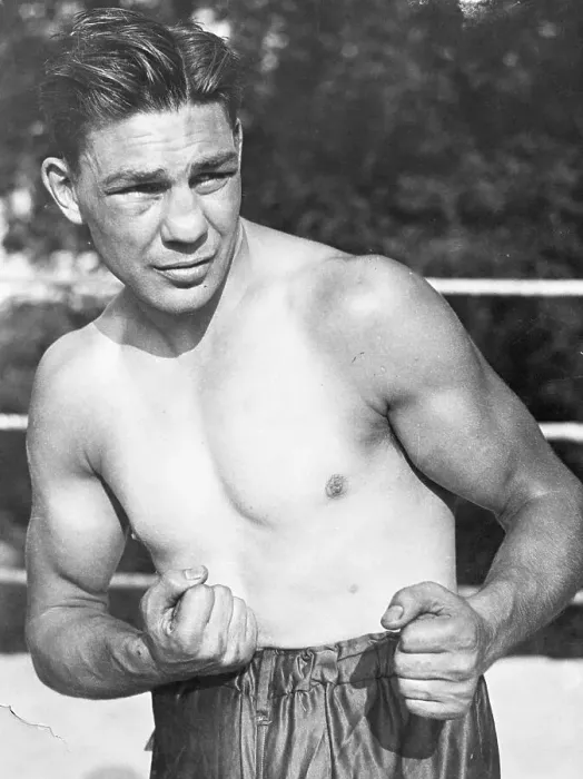 Framed Print : Harry Greb In Fighting Pose Waist Up Framed Print : Harry Greb In Fighting Pose Waist Up