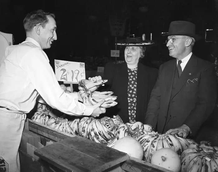 Framed Print : Harry Truman And Wife Shopping at Produce Stand Framed Print : Harry Truman And Wife Shopping at Produce Stand