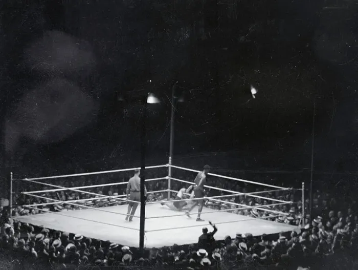 Framed Print : Harry Wills Knocking Out His Opponent Framed Print : Harry Wills Knocking Out His Opponent
