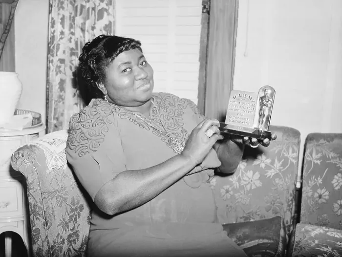 Framed Print : Hattie Mcdaniels With Academy Award Framed Print : Hattie Mcdaniels With Academy Award