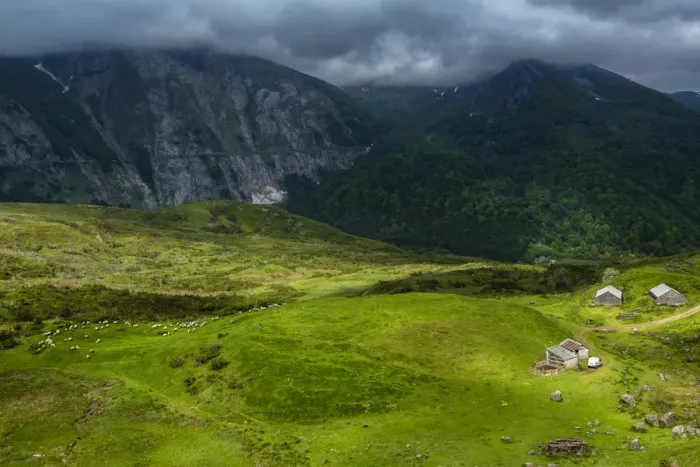 Framed Print : Haute valee de l Ouzoum, national park of Pyrenees, Hautes Pyrenees, France