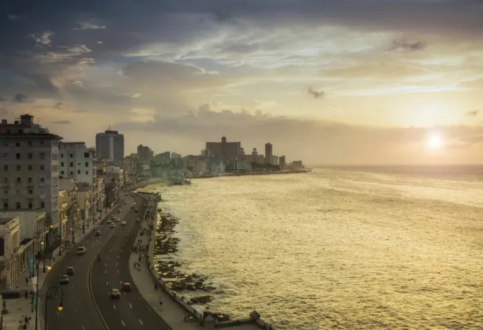 Framed Print : Havana. View of El Malecon at sunset Framed Print : Havana. View of El Malecon at sunset