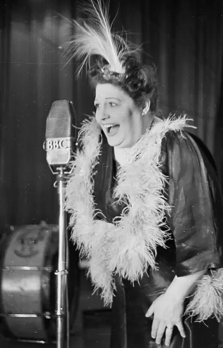 Framed Print : Hay BBC. 6th December 1947: Gladys Hay from the BBC radio comedy quiz show Framed Print : Hay BBC. 6th December 1947: Gladys Hay from the BBC radio comedy quiz show