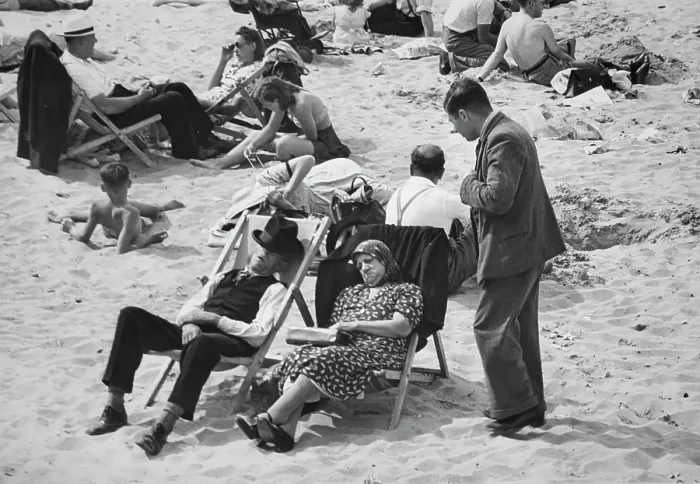 Framed Print : Heatwave Sun Seekers Framed Print : Heatwave Sun Seekers