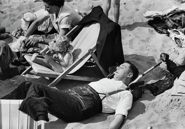 Framed Print : Heatwave Sun Seekers Framed Print : Heatwave Sun Seekers