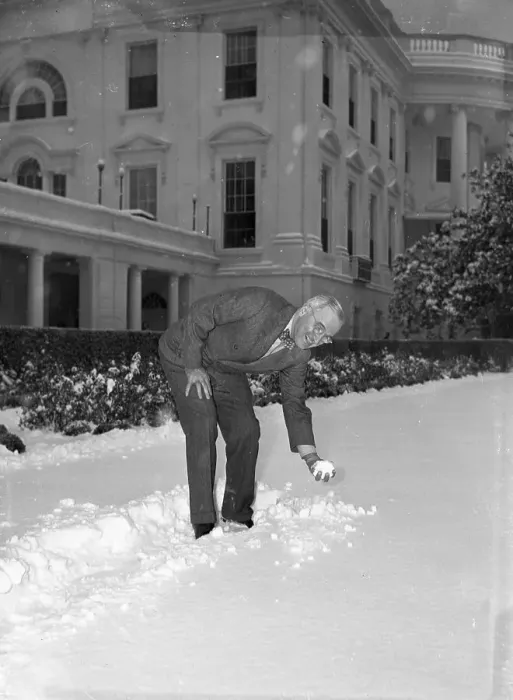 Framed Print : Heavy Snow Covers White House Grounds Framed Print : Heavy Snow Covers White House Grounds