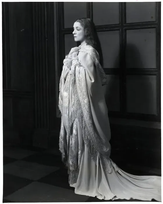 Framed Print : Helen Hayes In Costume As Queen Victoria Framed Print : Helen Hayes In Costume As Queen Victoria