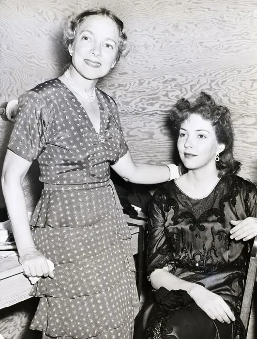 Framed Print : Helen Hayes W / Daughter Mary Macarthur Framed Print : Helen Hayes W / Daughter Mary Macarthur