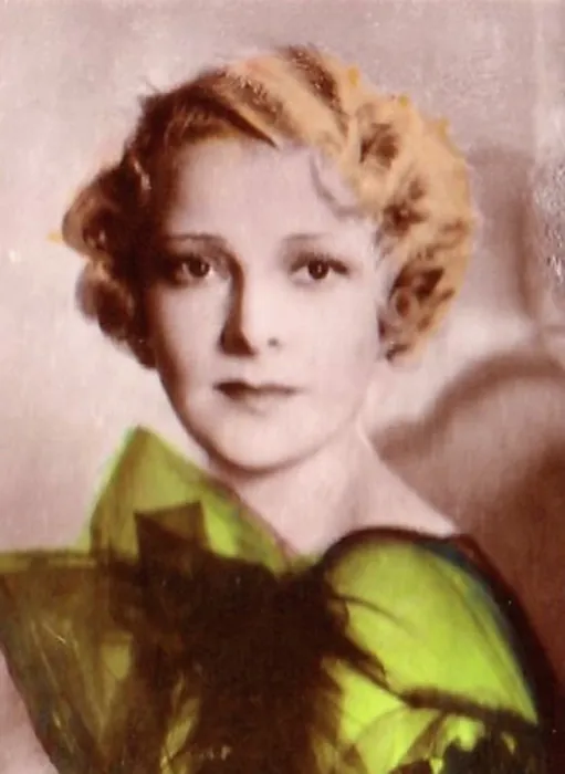 Framed Print : Helen Vinson, Film Stars series, collectible C T Bridgewater cigarette card, 1935 Framed Print : Helen Vinson, Film Stars series, collectible C T Bridgewater cigarette card, 1935