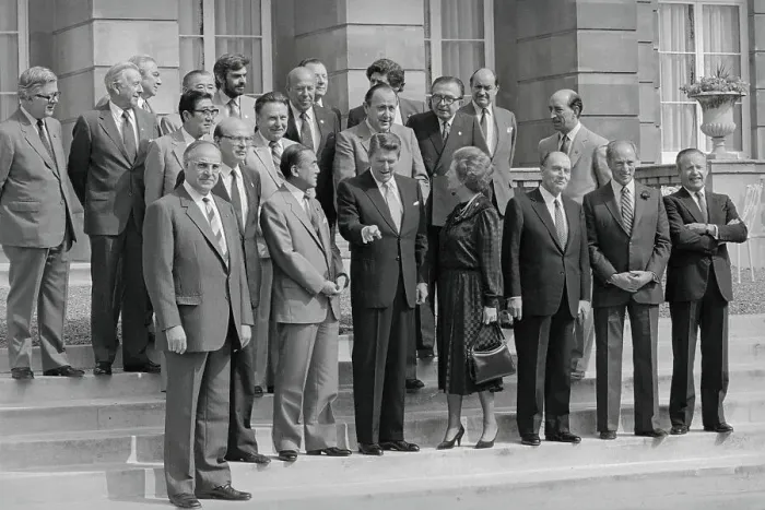 Framed Print : Helmut Kohl Posing with Heads of State Framed Print : Helmut Kohl Posing with Heads of State